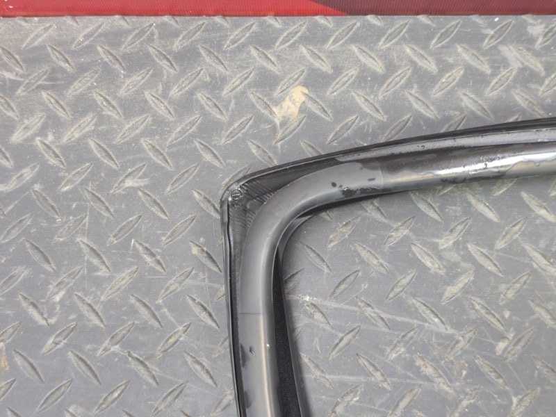 Уплотнитель стекла двери