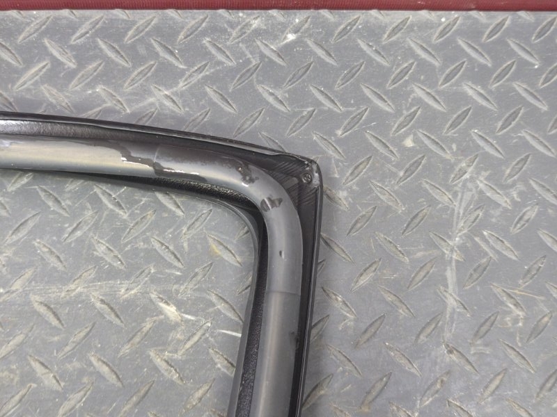 Уплотнитель стекла двери