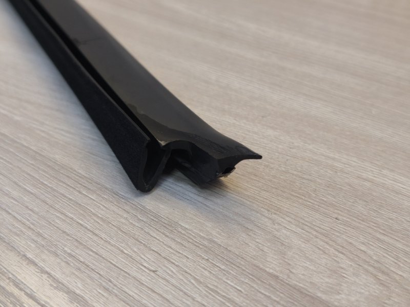 Уплотнитель стекла двери внутренний