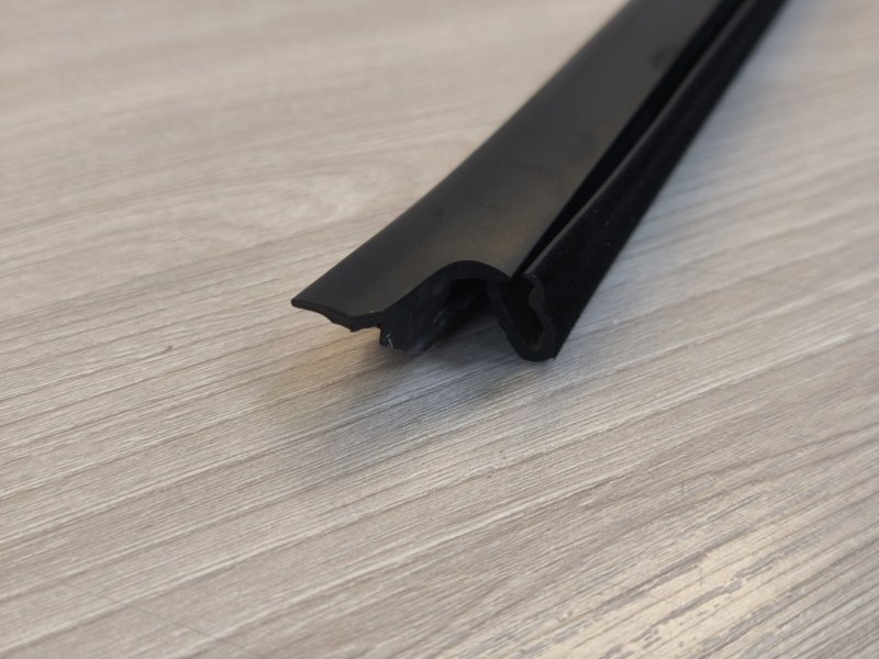 Уплотнитель стекла двери внутренний