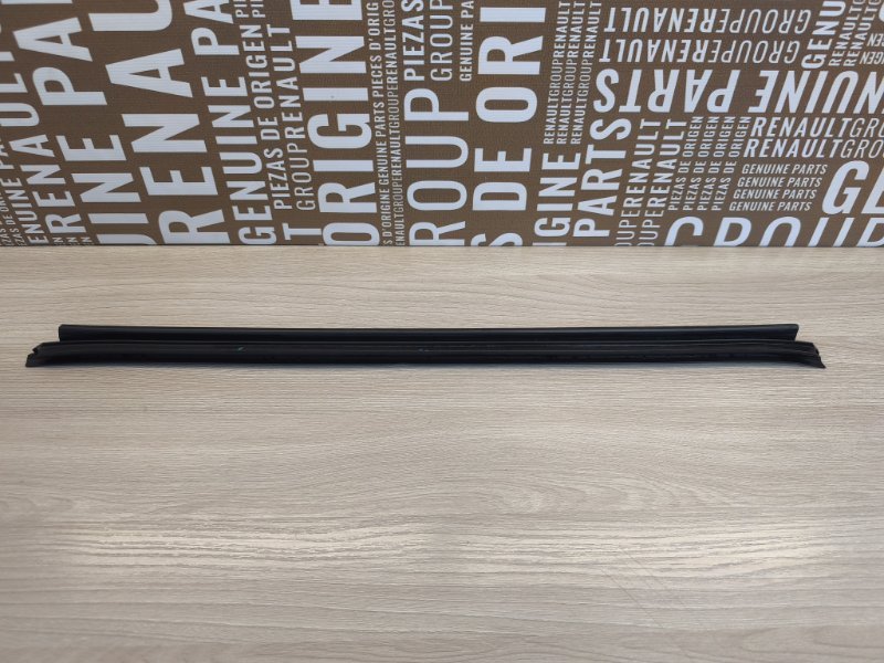 Уплотнитель стекла двери внутренний