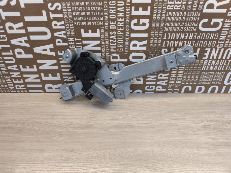 Стеклоподъемник    двери