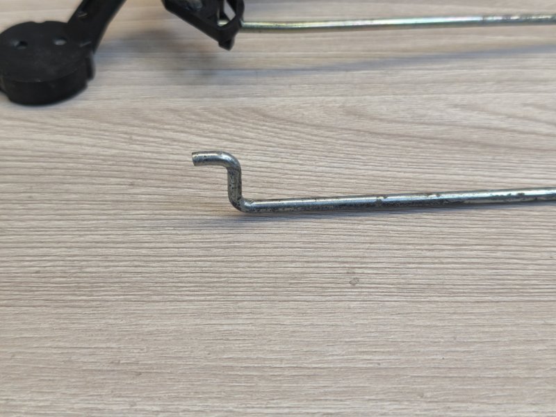 Тяга замка двери