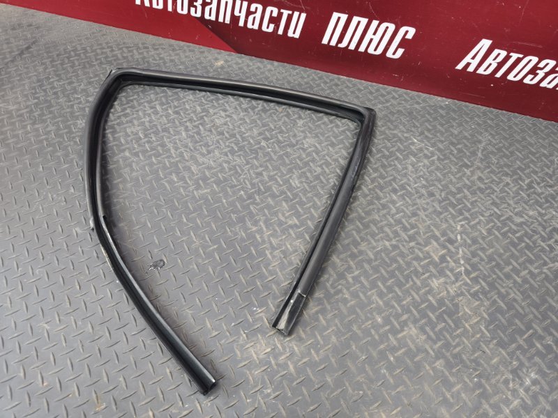 Уплотнитель стекла двери