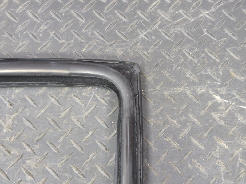 Уплотнитель стекла двери