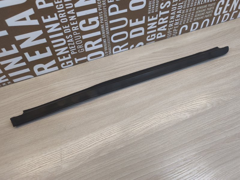 Уплотнитель стекла двери внешний