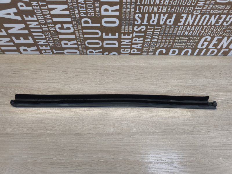 Уплотнитель стекла двери внешний