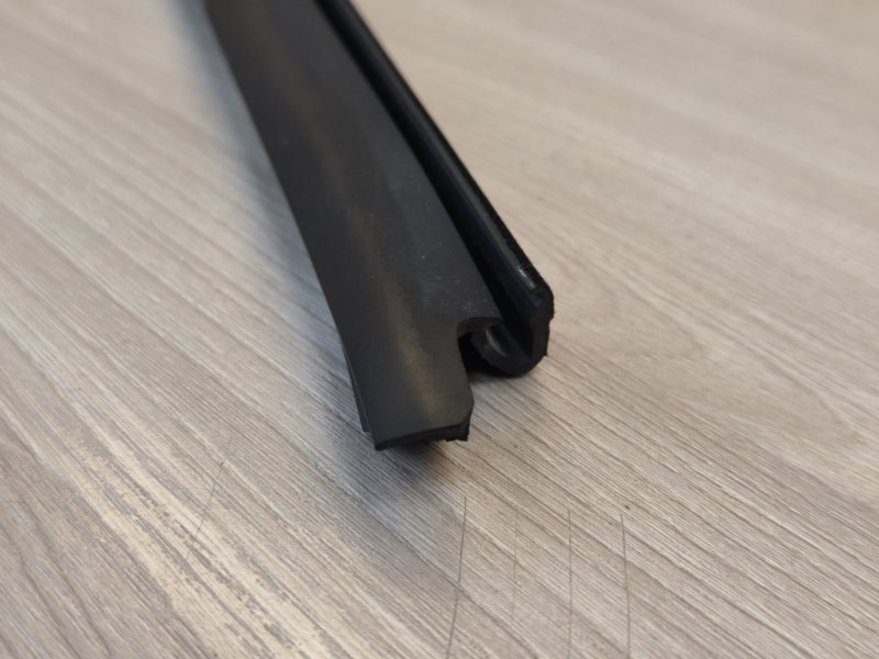 Уплотнитель стекла двери внутренний