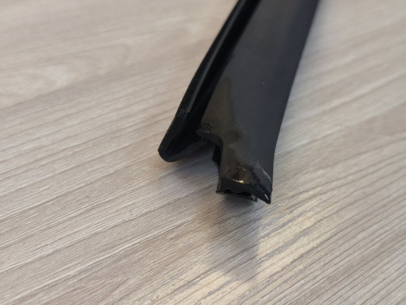 Уплотнитель стекла двери внутренний