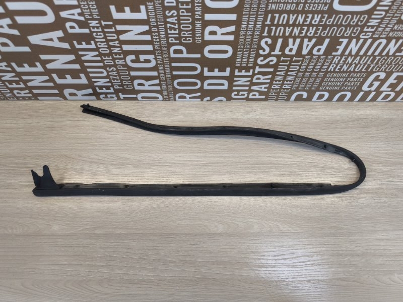 Уплотнитель двери