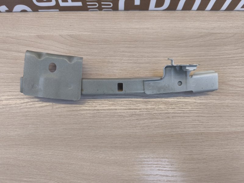 Направляющая стекла двери