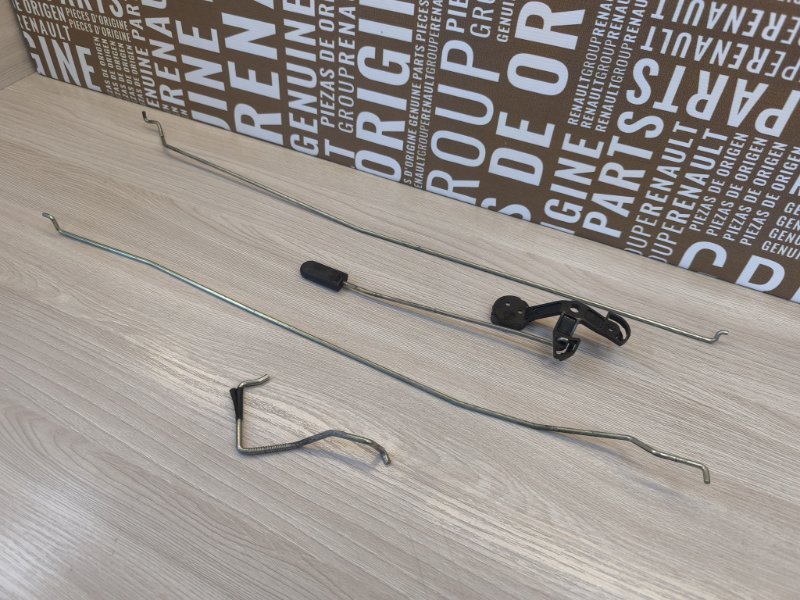 Тяга замка двери