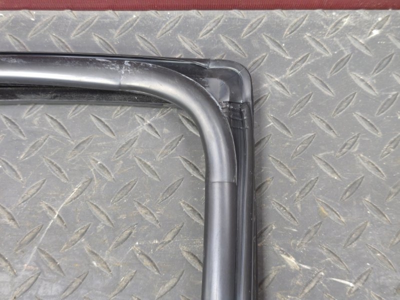 Уплотнитель стекла двери