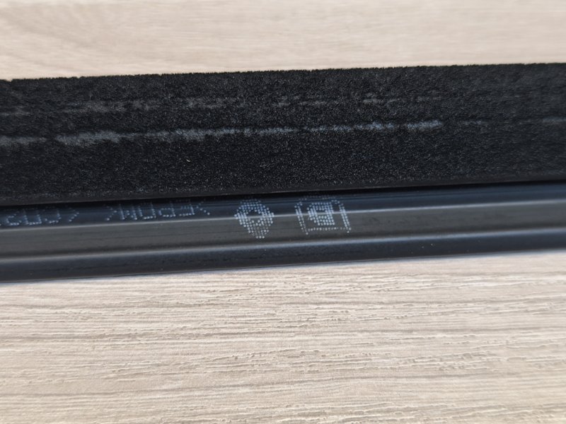 Уплотнитель стекла двери внешний