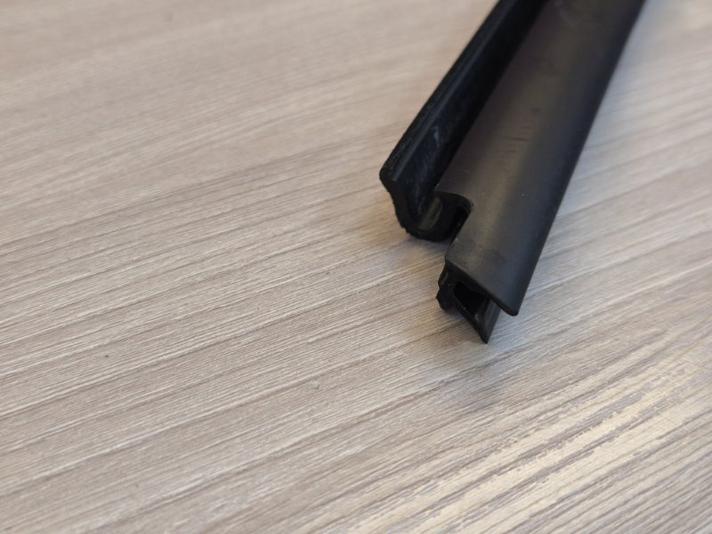 Уплотнитель стекла двери внутренний