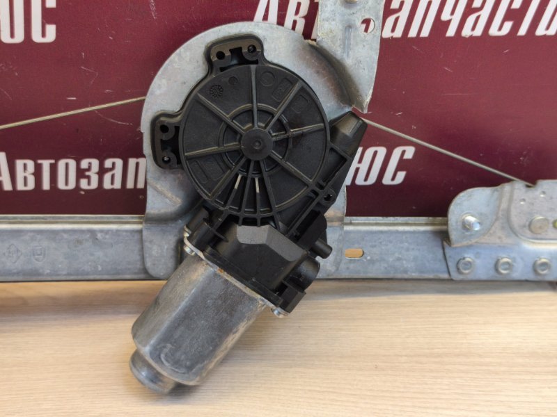 Стеклоподъемник    двери