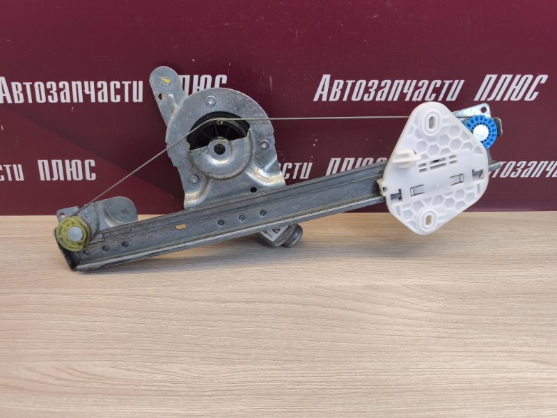 Стеклоподъемник    двери