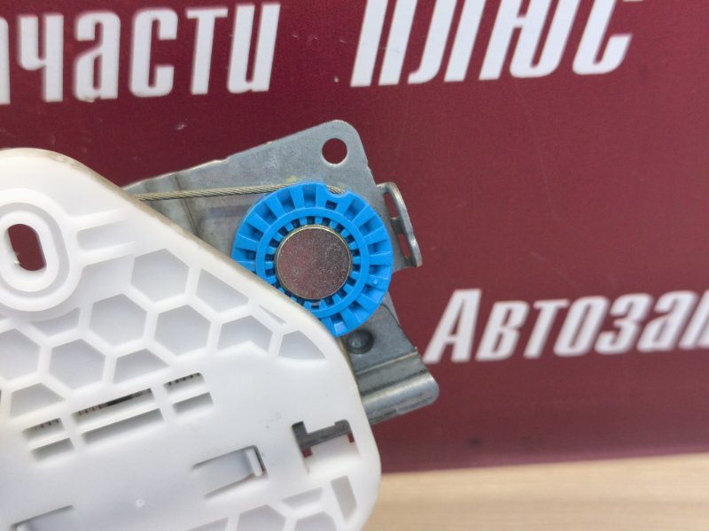 Стеклоподъемник    двери