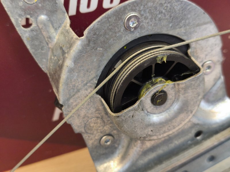 Стеклоподъемник    двери