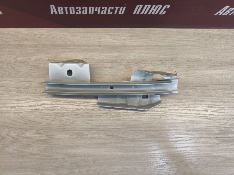 Направляющая стекла двери