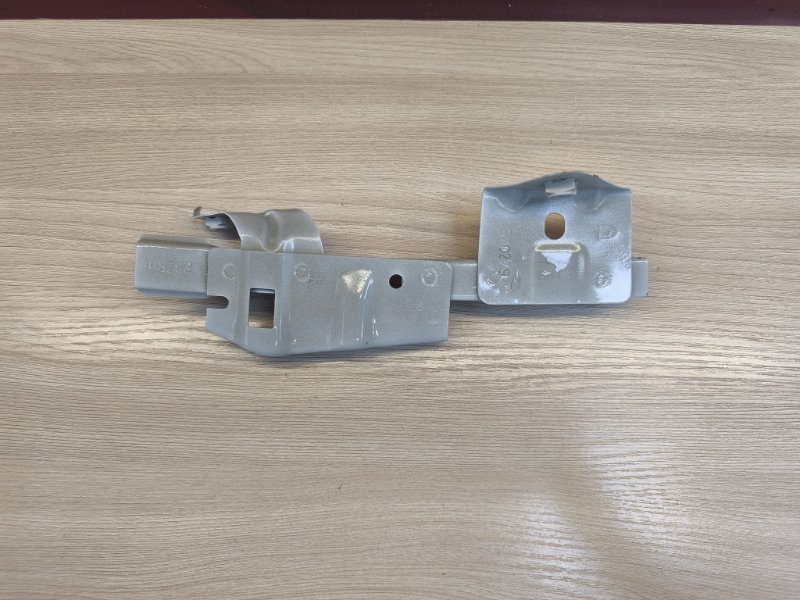 Направляющая стекла двери