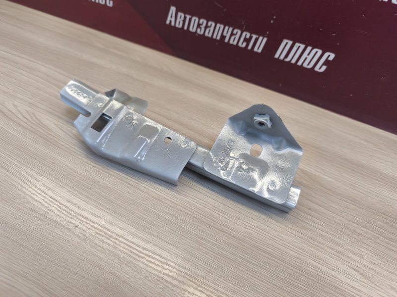 Направляющая стекла двери