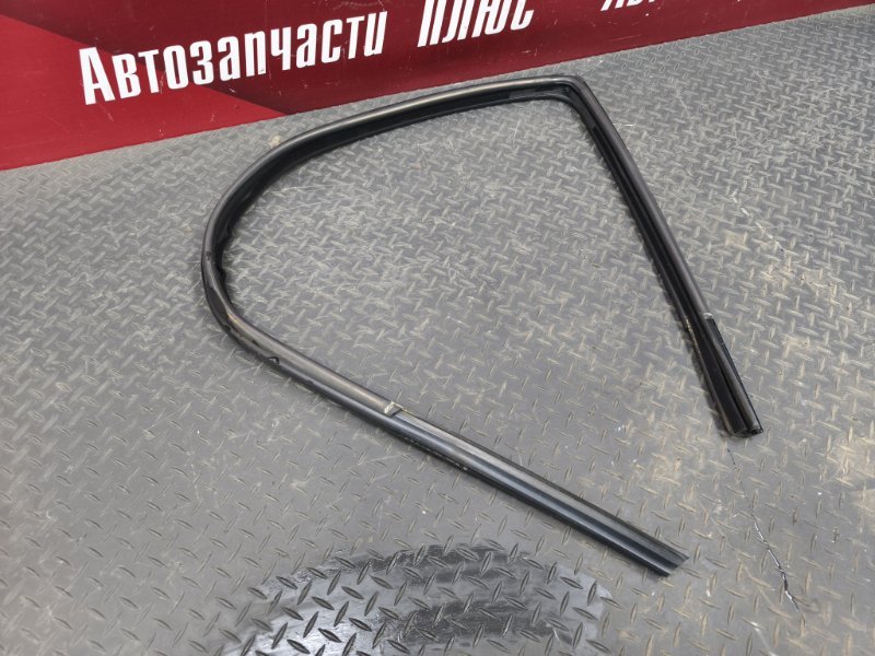 Уплотнитель стекла двери