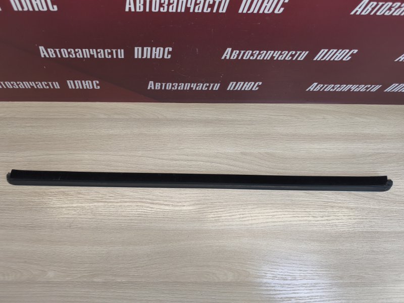 Уплотнитель стекла двери внешний