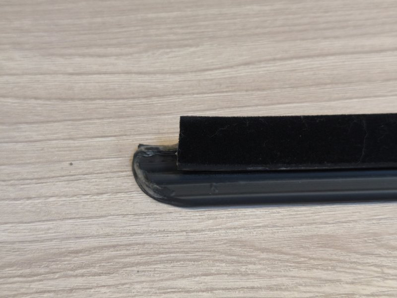 Уплотнитель стекла двери внешний