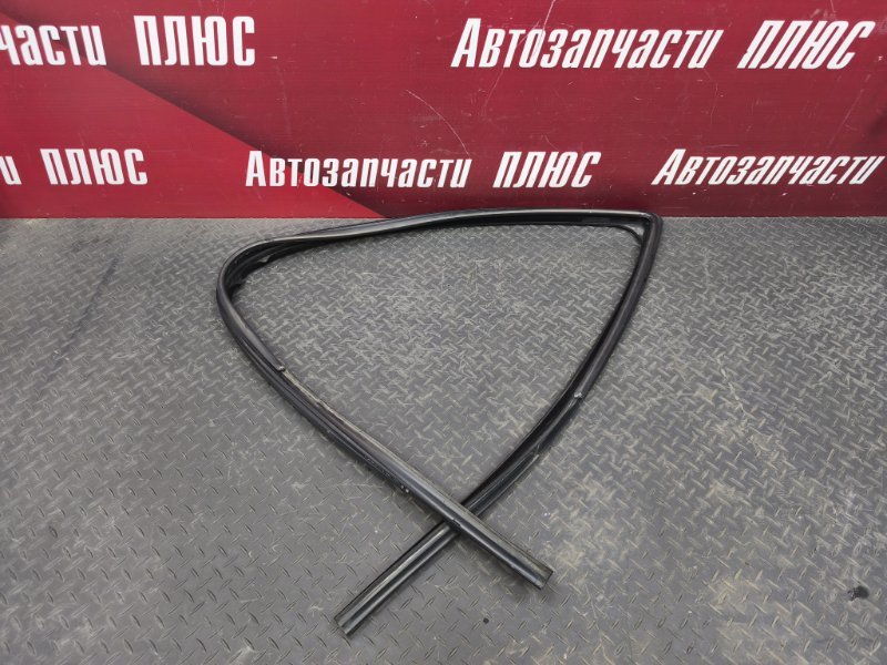 Уплотнитель стекла двери