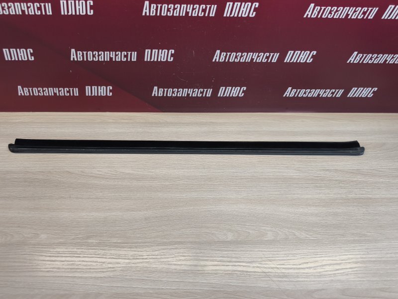 Уплотнитель стекла двери внешний