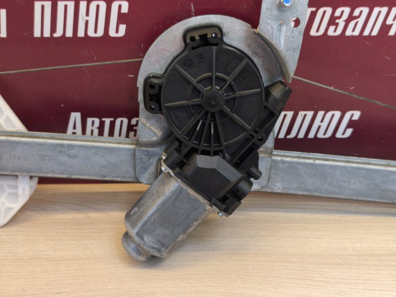 Стеклоподъемник    двери