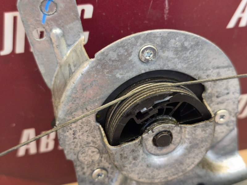 Стеклоподъемник    двери