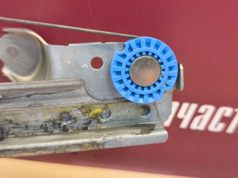 Стеклоподъемник    двери