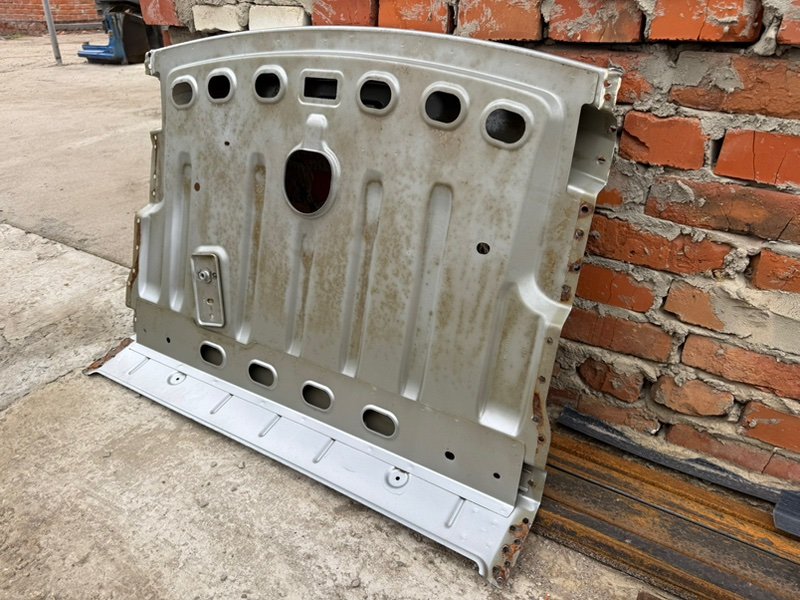 Задняя полка