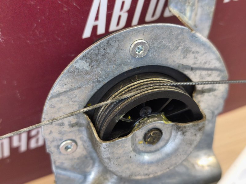 Стеклоподъемник    двери