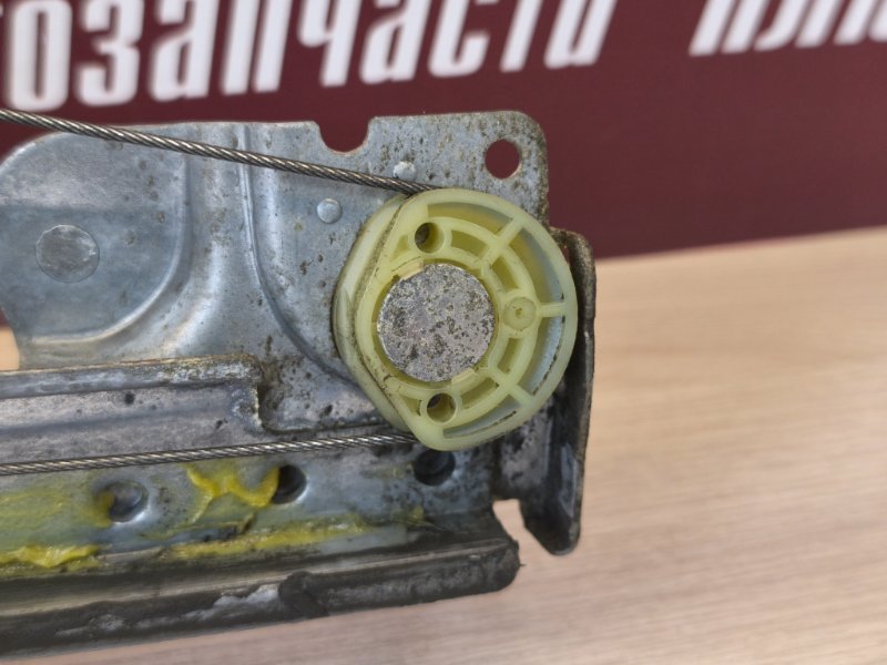 Стеклоподъемник    двери