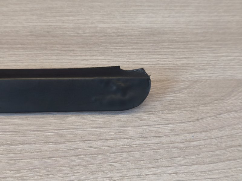 Уплотнитель стекла двери внешний