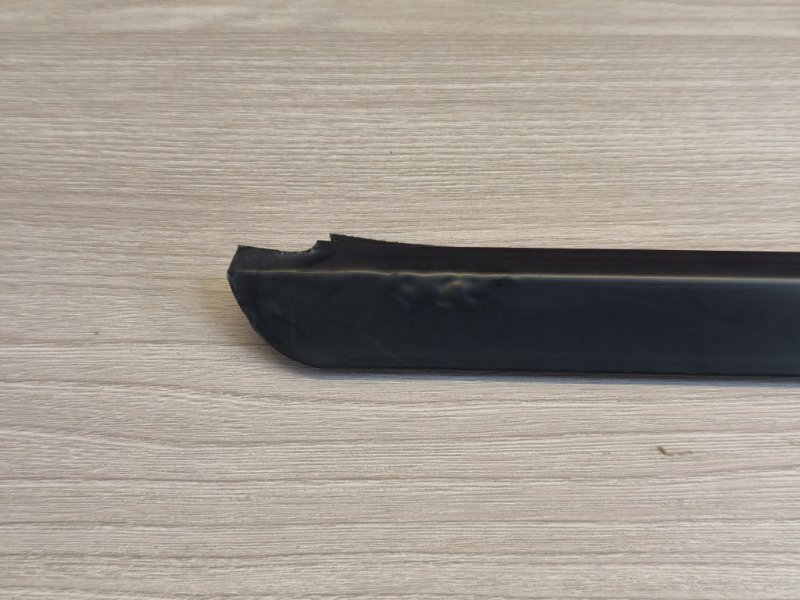 Уплотнитель стекла двери внешний