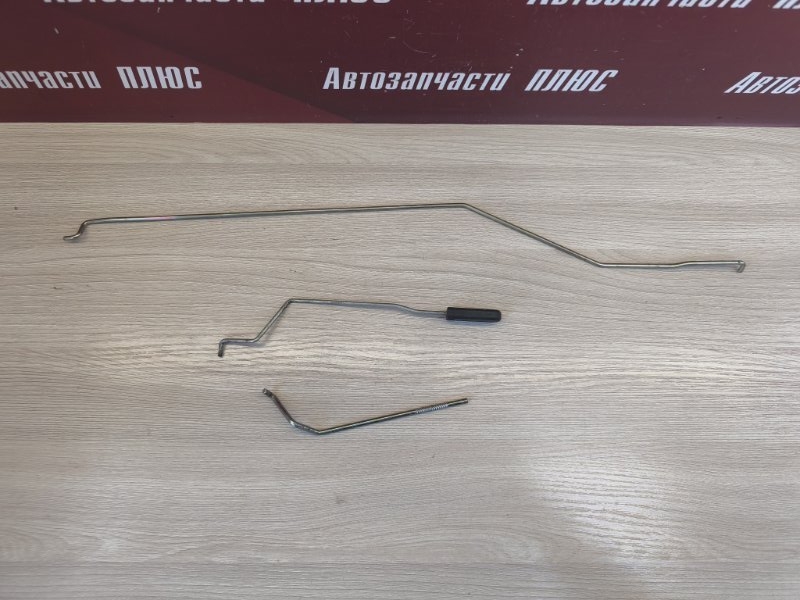 Тяга замка двери