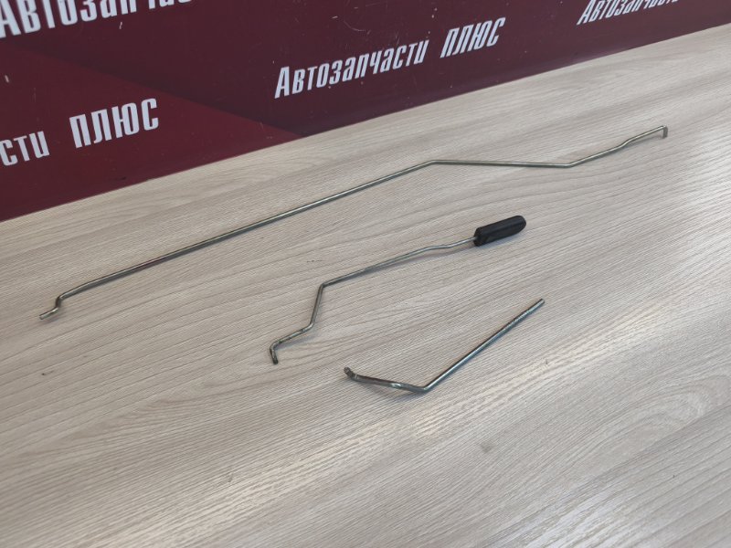 Тяга замка двери