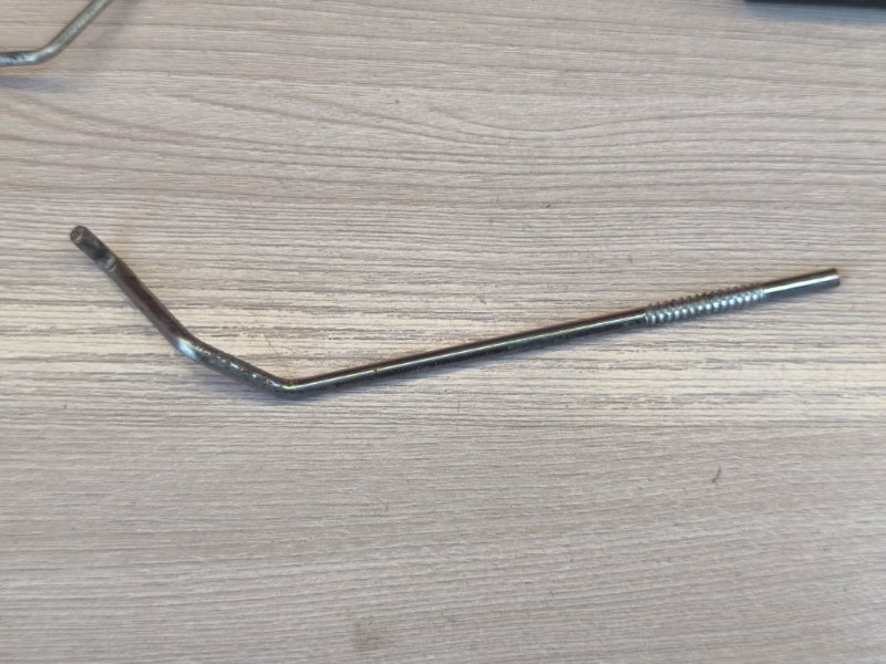 Тяга замка двери