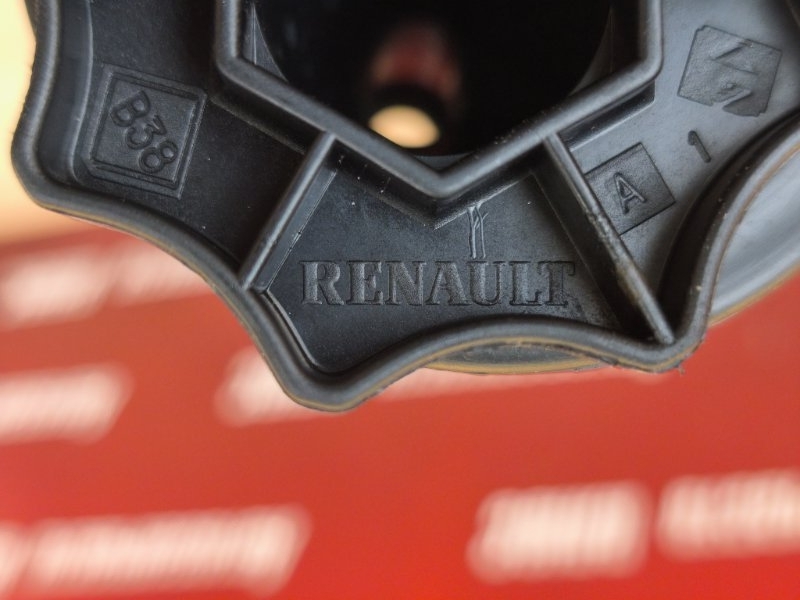 Крепление запасного колеса