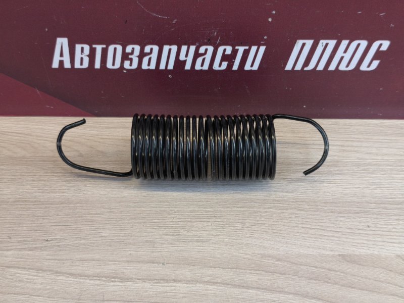Пружина крышки багажника