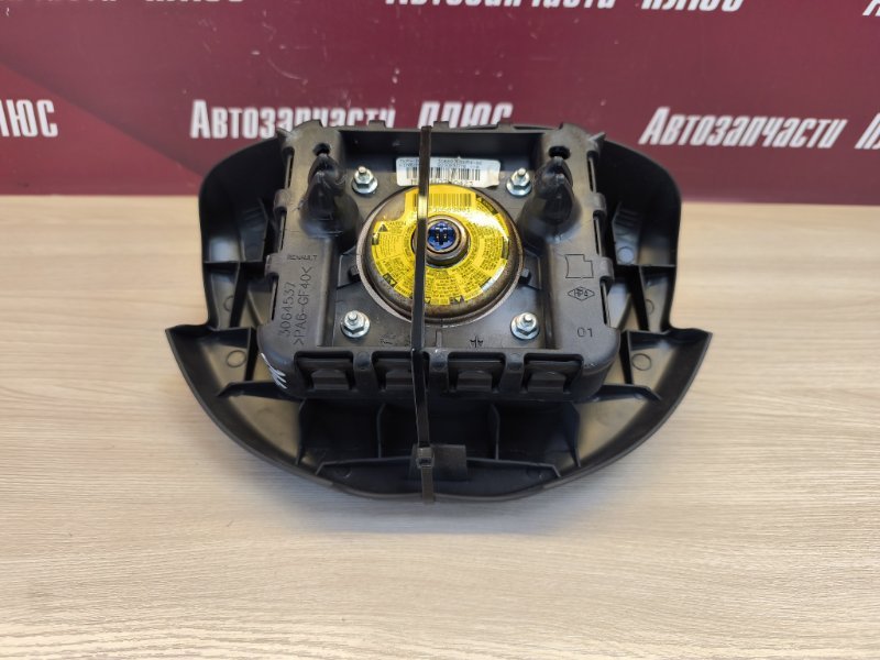 Подушка безопасности водителя