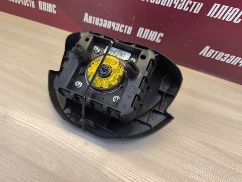 Подушка безопасности водителя