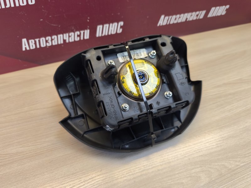 Подушка безопасности водителя