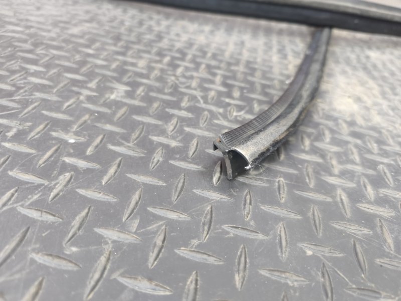 Уплотнительная резинка крыши