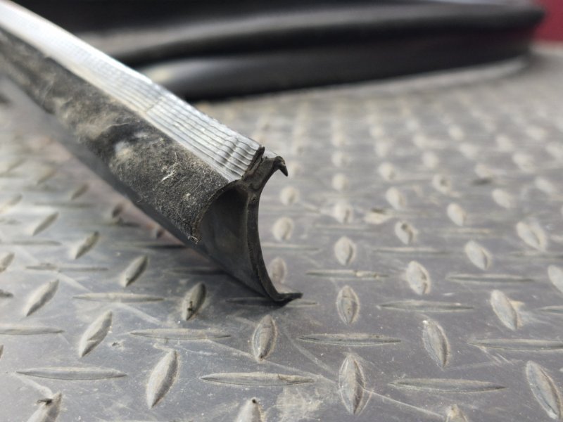 Уплотнительная резинка крыши