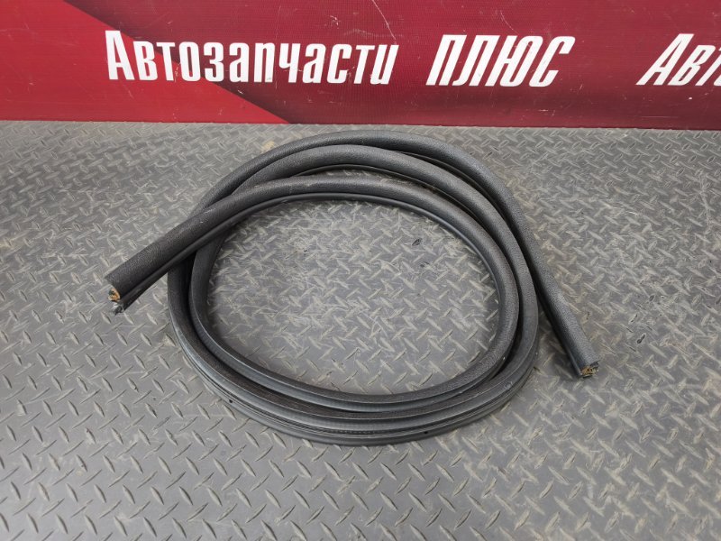 Уплотнитель проема      двери